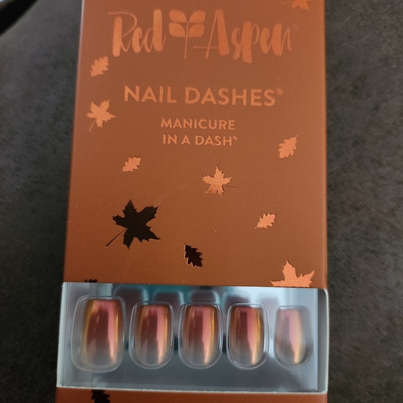 Red Aspen Fall Nails - Picture 3 of 3
